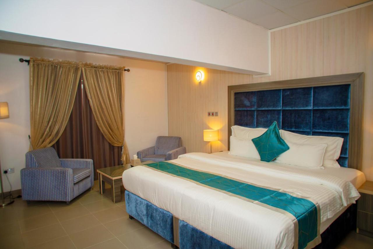 Riviera Suites ラゴス エクステリア 写真