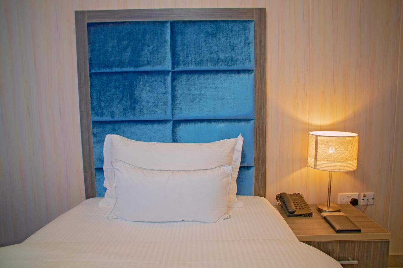 Riviera Suites ラゴス エクステリア 写真