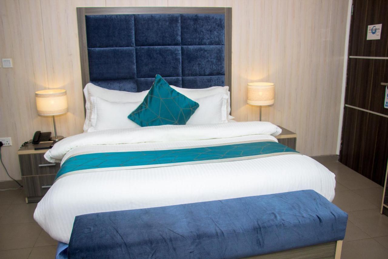 Riviera Suites ラゴス エクステリア 写真